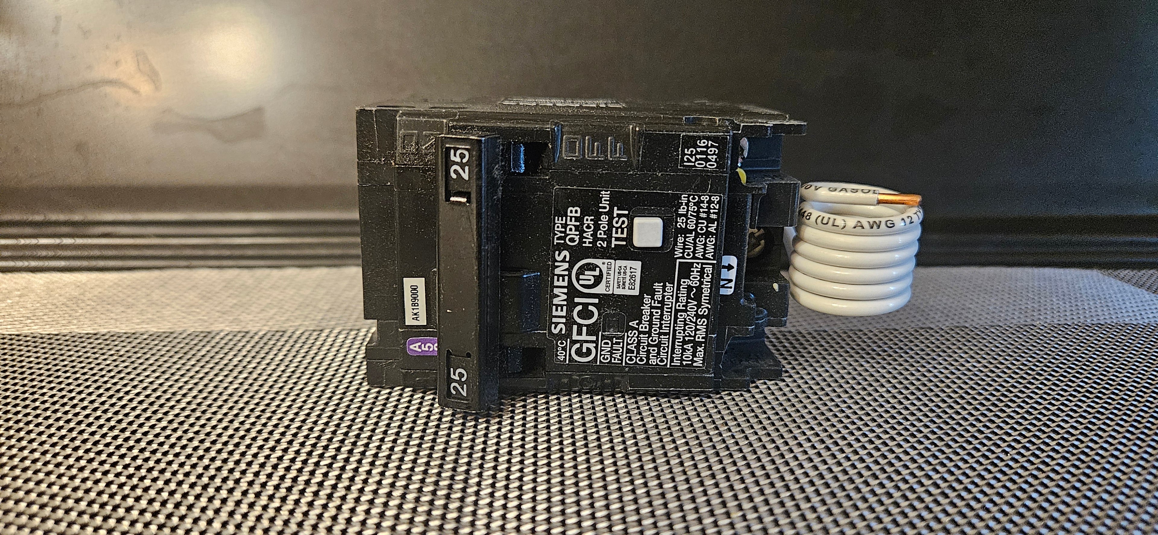 Siemens 2 pole 25amp GFCI breaker Q225GF